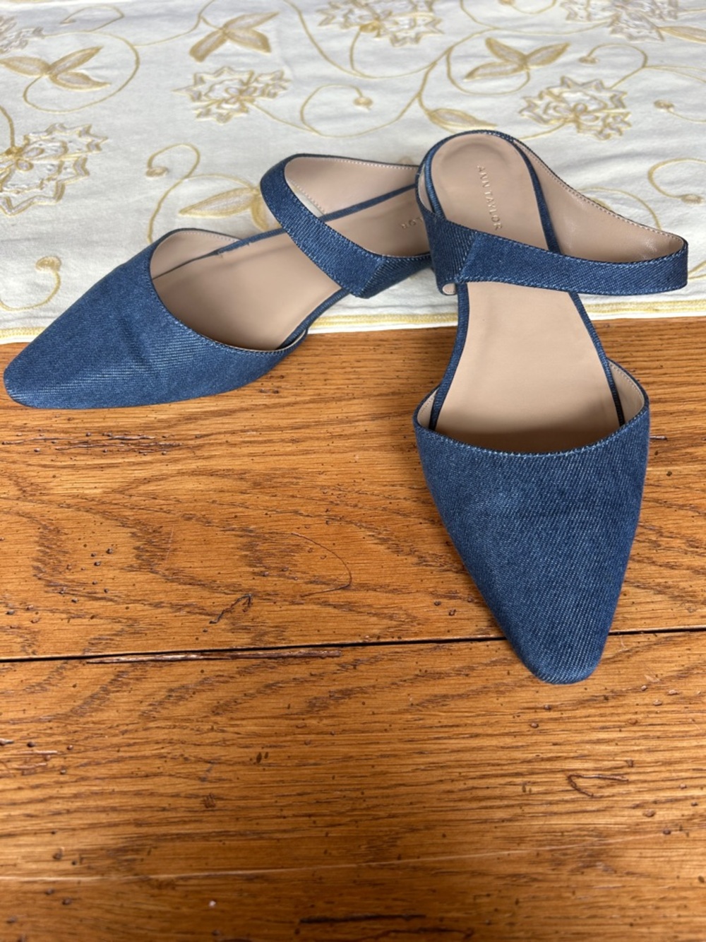 Ann Taylor Pointed Toe Women's Slingback Flats
